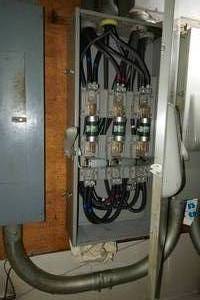 lot 155 image: Gould Safety Switch JN428 240V 600A