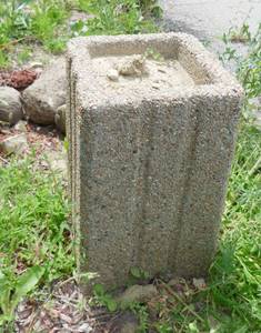 lot 158 image: Stone outdoor ashtray
