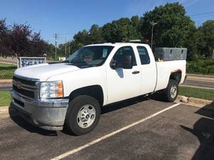 lot 1 image: 2013 CHEVY SILVERADO PICKUP TRUCK - 2500 HD - 34 TON - 4 WHEEL DRIVE - DOUBLE CAB - WEATHERGUARD TOOL BOXES - POWER WINDOWS  LOCKS - AIR WORKS  #13002 - MORE