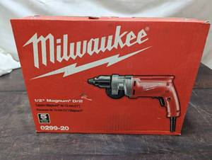 Milwaukee 12 Magnum Drill