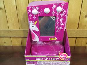 lot 10 image: Unicorn Light-Up Vanity