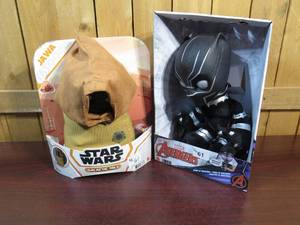 lot 61 image: Marvel & Star Wars Plush Bundle
