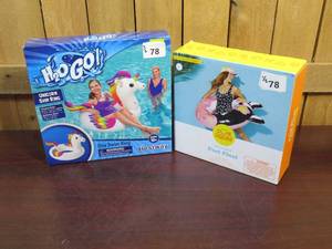 lot 78 image: Unicorn and Donut Dog Pool Floatie Bundle