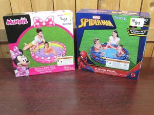 lot 91 image: Minnie Mouse & Spider-Man 3-ring Pool Bundle