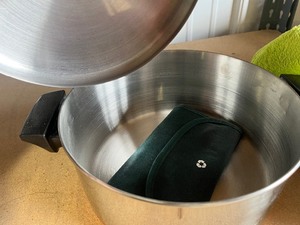 Kettle and blanket like new