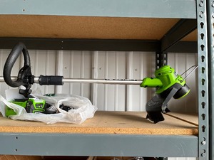 Greenworks trimmer battery and charger