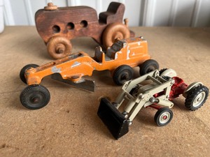 3 collectable toys