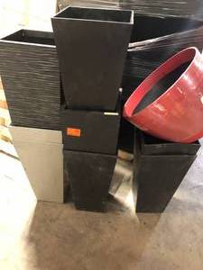 lot 21 image: Lot of Assorted Planting Pots Various Sizes Customer Returns See Pictures