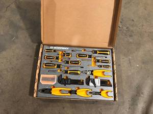 lot 29 image: GEARWRENCH Pliers and Screwdrivers Tool Set in EVA Tray (66-Piece) Customer Returns See Pictures