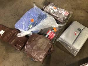 lot 35 image: Lot of Assorted Tarps   Customer Returns See Pictures