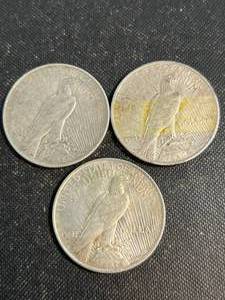 GROUP OF 4 US 1922 PEACE SILVER DOLLARS
