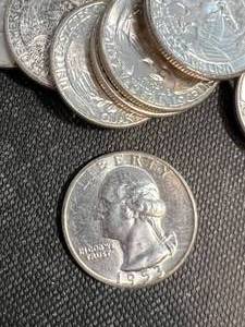 UNCIRCULATED ROLL OF 1953 US SILVER QUARTERS 40 COINS