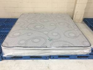 lot 15 image: Brand New Serta Perfect Sleeper Palace Rose 10.5 Cushion Firm King Mattress