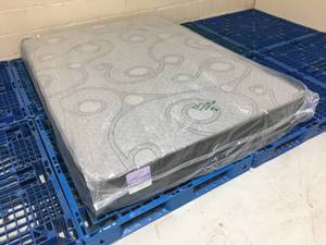 Brand New Sleepys Hush Series 10.5 Plush Queen Mattress