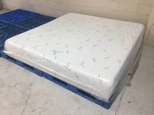 Brand New CertiPUR-US Bamboo Fiber Top 12.5 Firm Memory Foam King Mattress