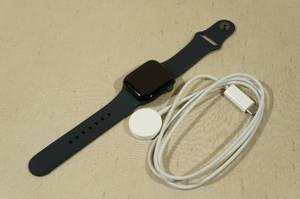 Apple Watch Series 8 41mm Starlight Aluminum GPS Smart Watch