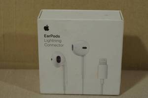 Apple Earpods with Lightning Connector