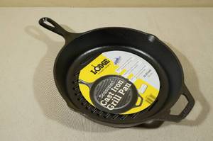 Lodge 10.25 Seasoned Cast Iron Grill Pan