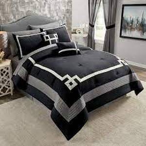 lot 58 image: Hotel Complete Bed Set - Queen