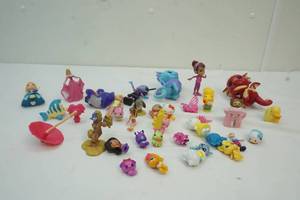 Mini toy lot Fingerlings dragons, Hatchimals