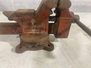 lot 65 image: Columbian Table Vise