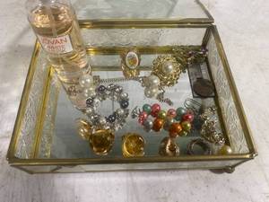 lot 66 image: Jewelry Box with Misc Jewlery and perfume