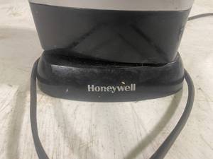 lot 100 image: Honeywell Space Heater
