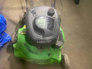 lot 9 image: Lawn Boy Silver Pro Dura Force 6.5 HP Push Mower
