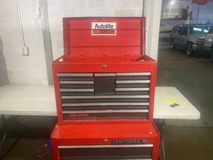 lot 13 image: Craftsman Rolling Toolbox