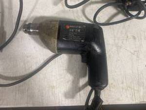 lot 41 image: 2 Black and Decker Corded Drills