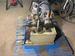 lot 22 image: Parker Hydraulic Pump