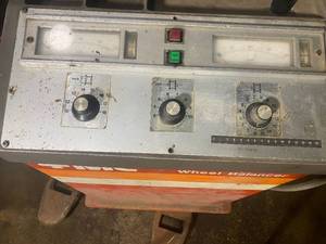 lot 7 image: FMC Wheel Balancer