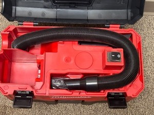 Milwaukee 2-Gallon Vac