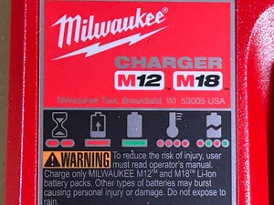 New Milwaukee 48-59-1812 M12  M18 Battery Charger