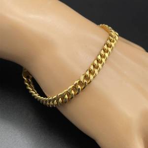 Beveled Curb Cuban Link Chain Bracelet in Yellow Gold, Stamped ITALY