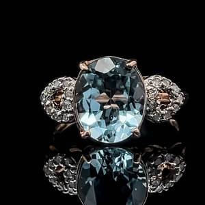 2.94 Carat Aquamarine Oval Solitaire & Diamond Heart Halo Ring in 14k Rose Gold