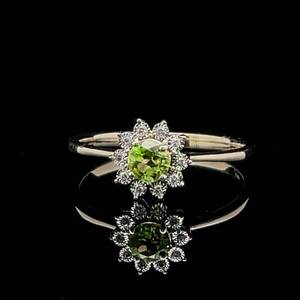 Peridot Solitaire & Diamond Petite Round Miracle Cluster Ring in Yellow Gold