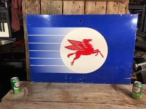 lot 10 image: Vintage Mobil Oil Pegasus Gas Pump Panel
