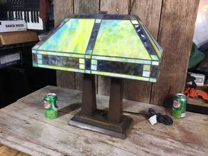 lot 19 image: Art & Crafts Stained Glass Style Desk Lamp