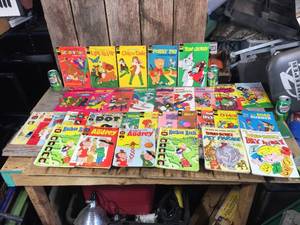 lot 27 image: Group Vintage Cartoon Comic Books - Many 15 Cent