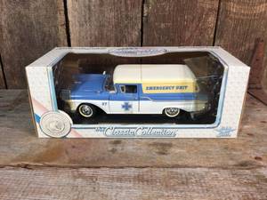 lot 32 image: The Classic Collection 1957 Ford Courier Sedan Delivery - Die Cast