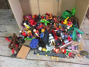 lot 43 image: 2002 Geobra Figures - Play Set