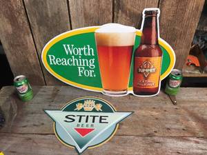 lot 55 image: SummitStite Metal Beer Signs