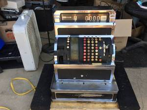 lot 62 image: Vintage National Cash Register