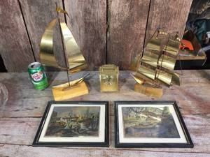 lot 87 image: Vintage Brass Ships - Clock - Foil Etchings