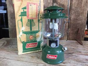 lot 111 image: Vintage Coleman 220H Lantern w Box