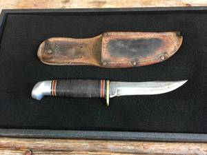 lot 119 image: Vintage Western L66 Hunting Knife - Sheath