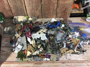 lot 128 image: LEGO G.I. JOE Figures - Playsets - Vehicles