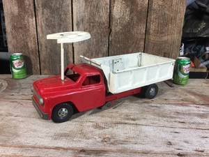 lot 142 image: Vintage STRUCTO Ride er Dump