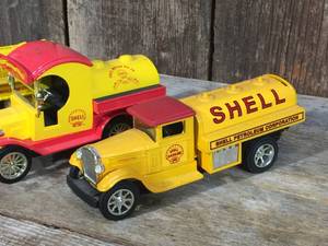 lot 151 image: Shell Oil Diecast